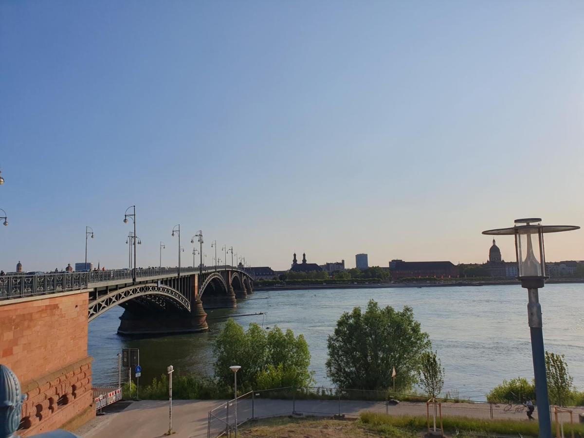 Privatzimmer An Der Uniklinik Mainz, Sehr Zentral Apartment Bagian luar foto